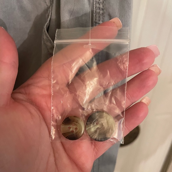 SONOMA 22W Gray Bermuda Shorts w/ Pockets NWT - Picture 2 of 4